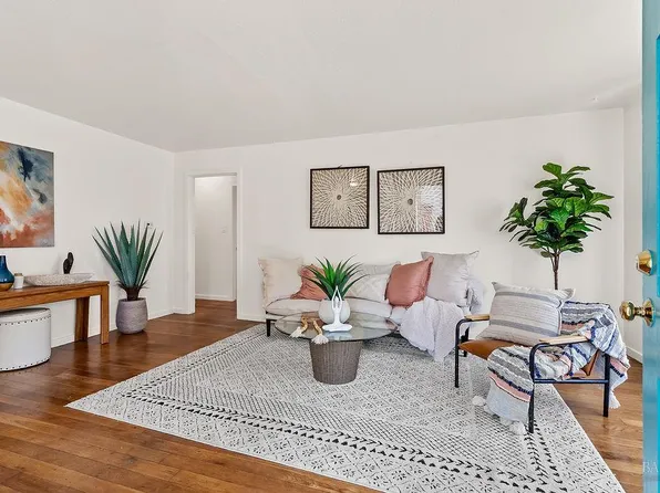 1829 Wright Street, Santa Rosa, CA 95404