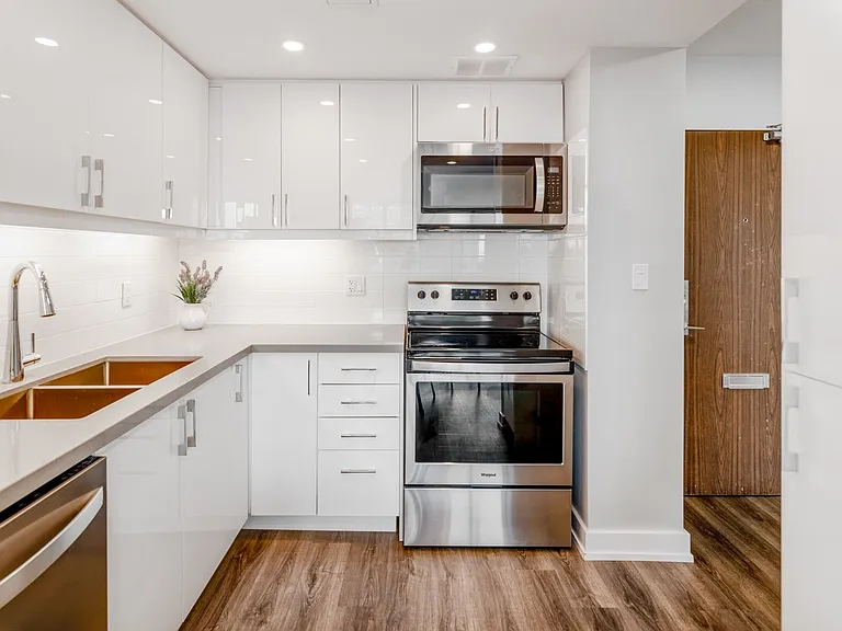 1177 Bloor St — Photo 12