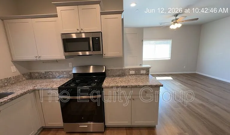 510 S Summit St #101 — Photo 6
