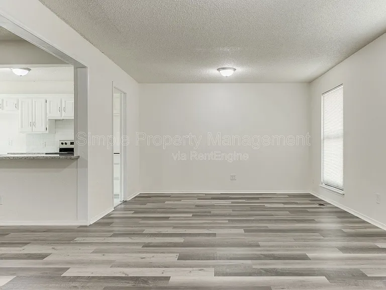 704 Pepperdine Ave — Photo 5