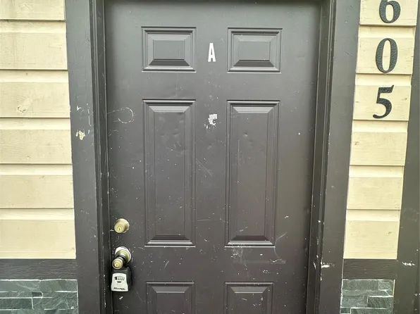 605 E Hunnicutt Ave, Baytown, TX 77520