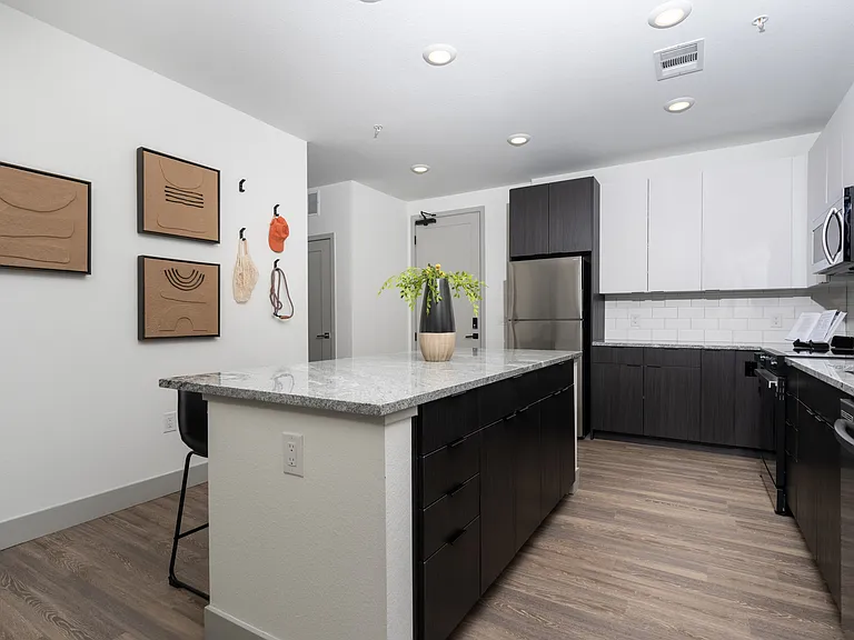 Legacy Metro 525 — Photo 12