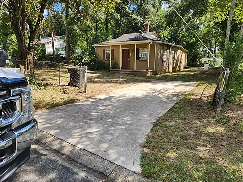 2013 Holmes St Photo 1