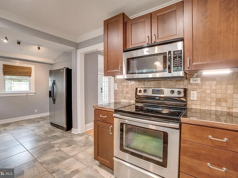 712 Freeman St — Photo 15