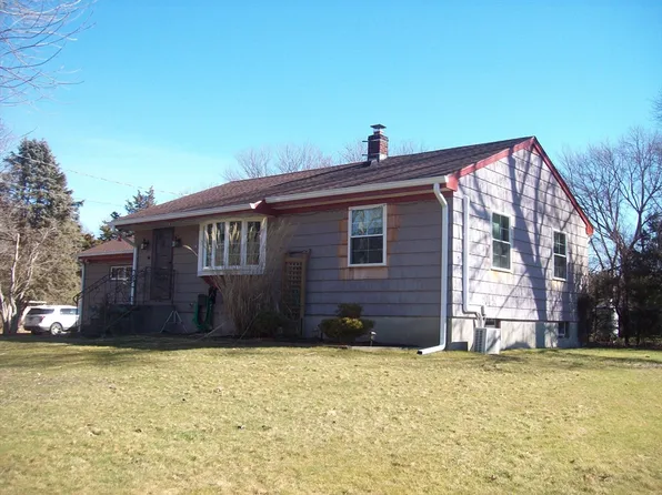 113 S Main St, Assonet, MA 02702