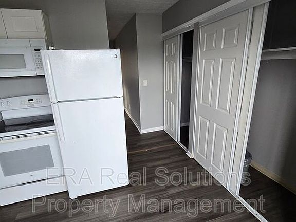 5th image of 690 Kingsford Rd #C