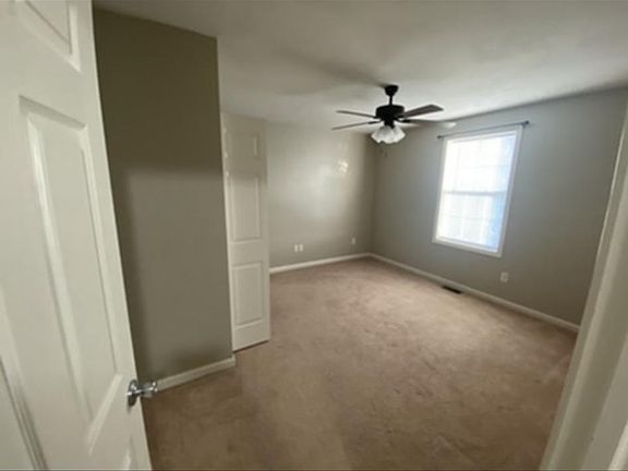 3rd image of 5296 Medasano Cir