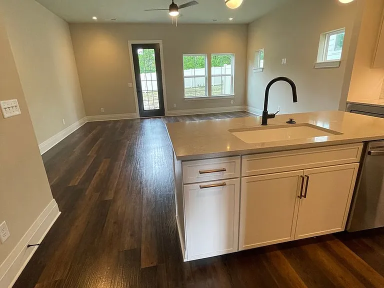 1086 Noble Loop #11 — Photo 5