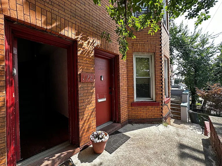 126 Bergen Ave #2E — Photo 11