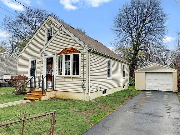 4th image of 106 Martha St