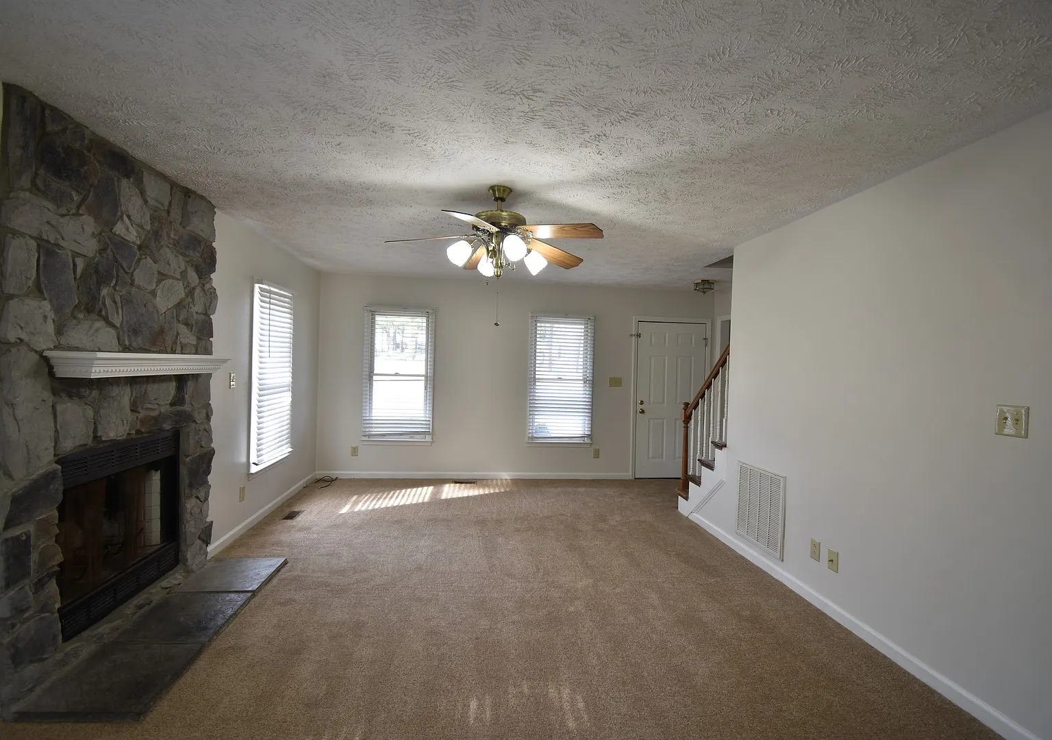 Coming Soon!! 3 Bedroom And 2.5 Bath Home — Photo 2