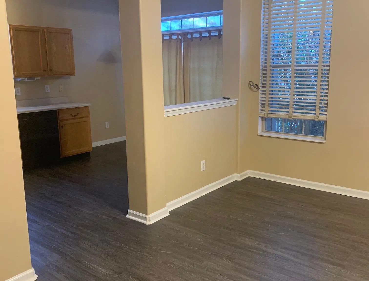 3 bed, 1379 sqft, $2,300 — Photo 4