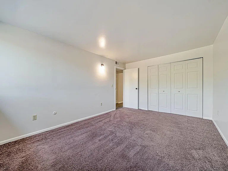 Brooklane Manor Apartments — Photo 21