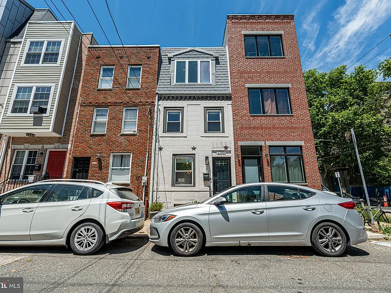 1705 Montrose St — Photo 4
