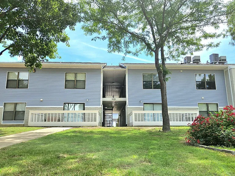 Norman Apartments — Photo 44