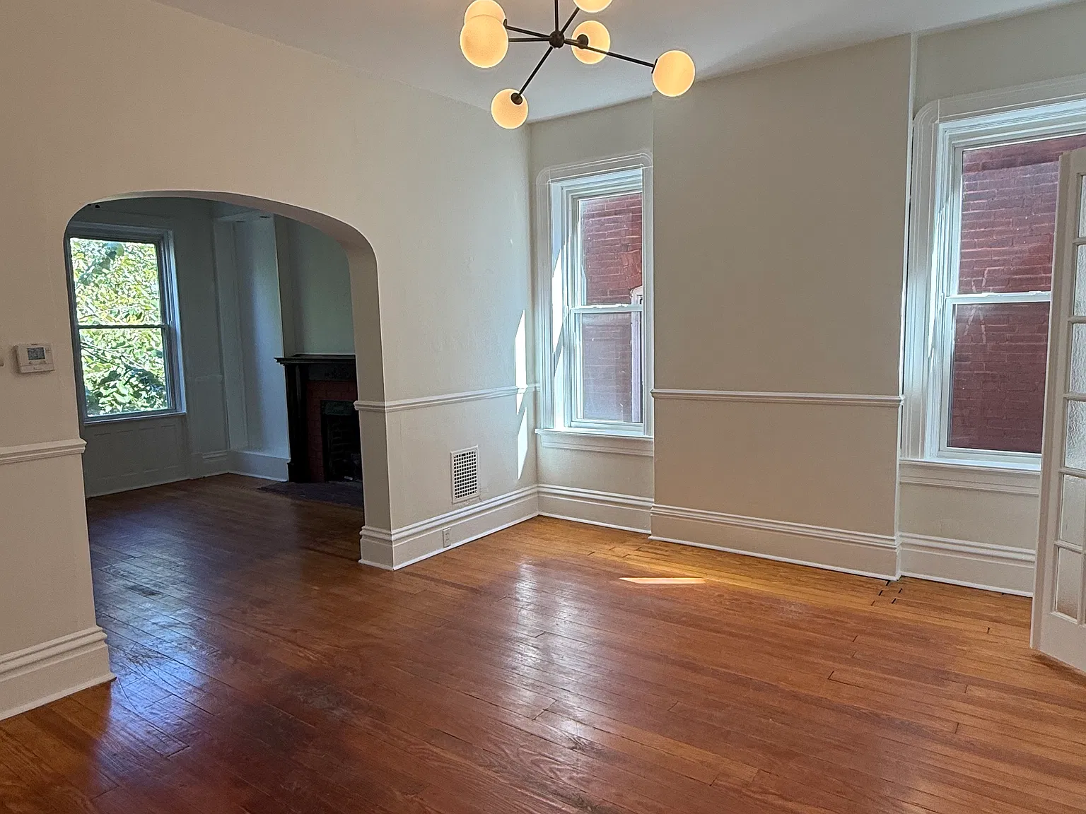 2 bed, 1000 sqft, $1,150 — Photo 2