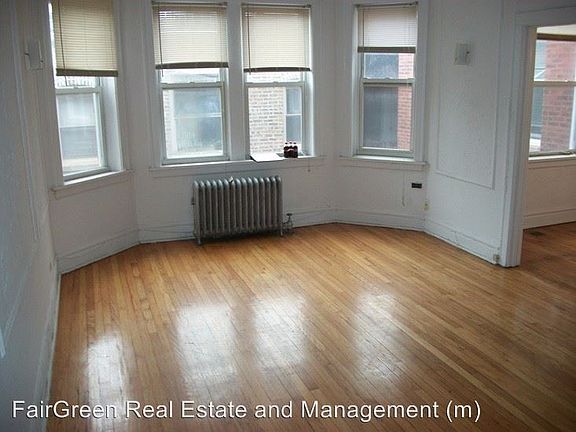 2nd image of 6822 N Ashland Blvd APT 1G