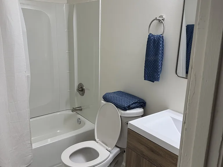 488 Burlington Cir — Photo 9
