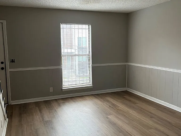 3010 Delaware Ave — Photo 5