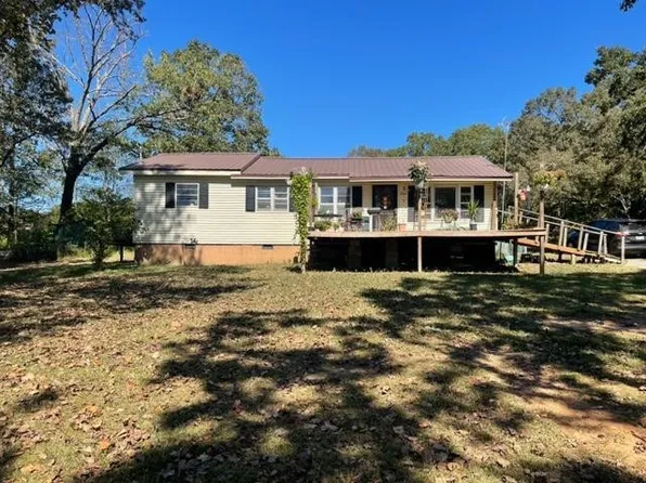 3925 Stage Rd, Scotts Hill, TN 38374