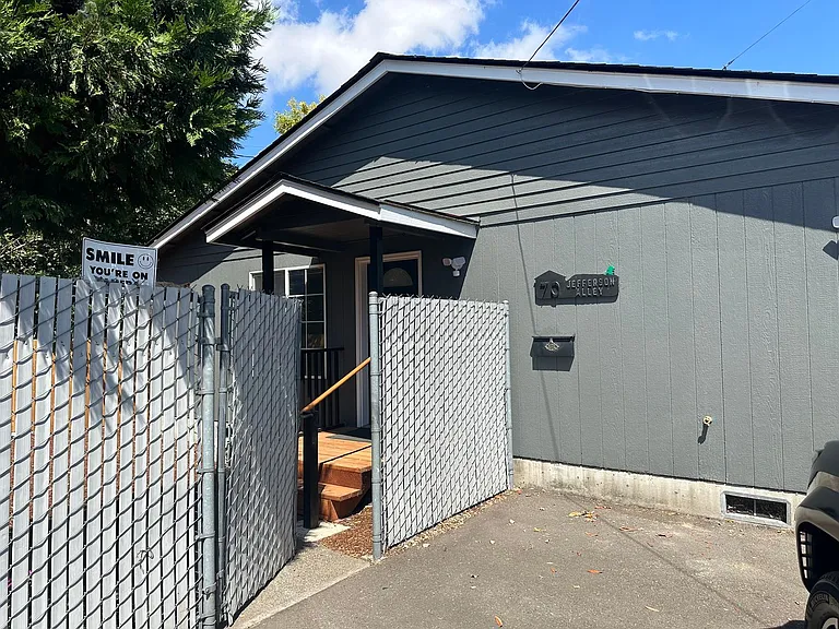 70 Jefferson Aly — Photo 4