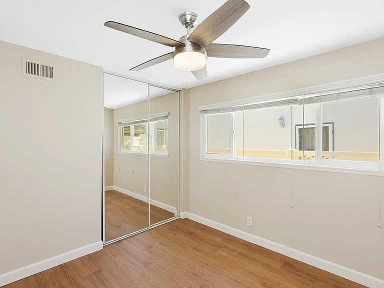 352 S Pine St — Photo 21