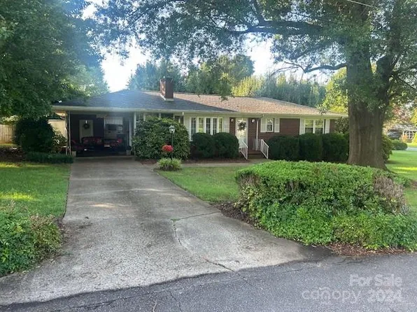 106 Freeman St, Rutherfordton, NC 28139
