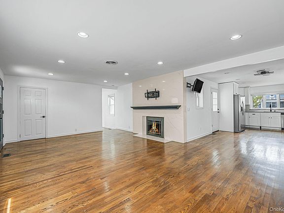 4th image of 64 W 2nd Street