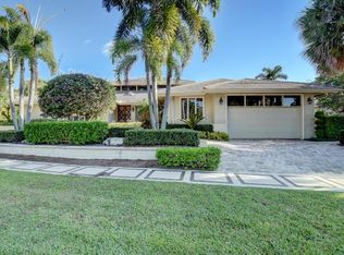19624 Oakbrook Cir, Boca Raton, FL 33434