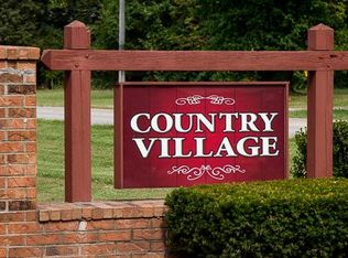 57 Village Dr, Carbondale, IL 62902