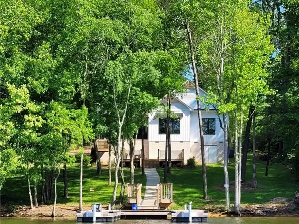 730 Mountain Shore Dr, Denton, NC 27239