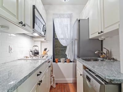 741 W End Ave APT 2A, Manhattan, NY, 10025