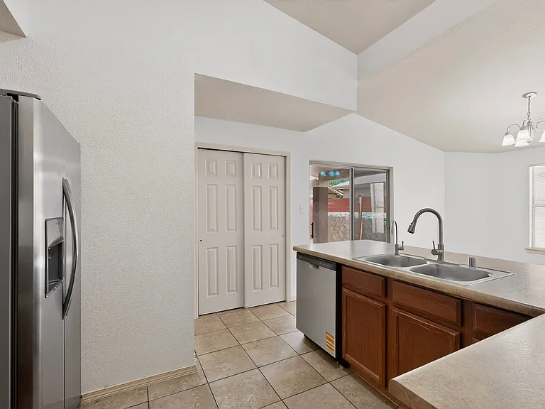 2304 Honey Dew St — Photo 14