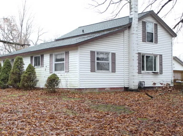 27190 N Lake St, Gobles, MI 49055