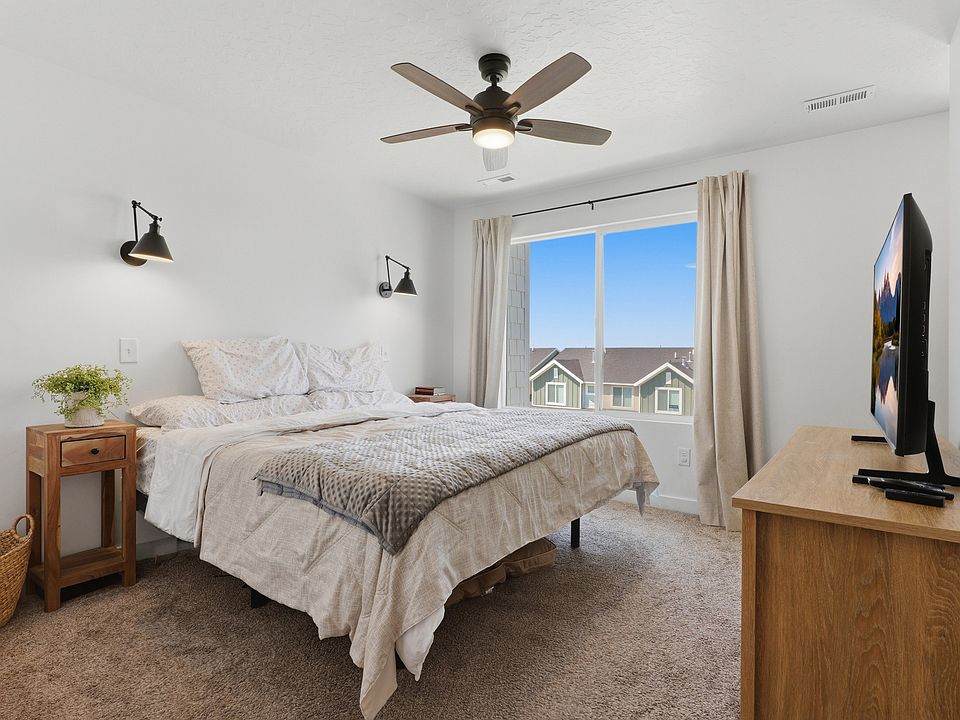 1st image of 1097 E Waterway Ln