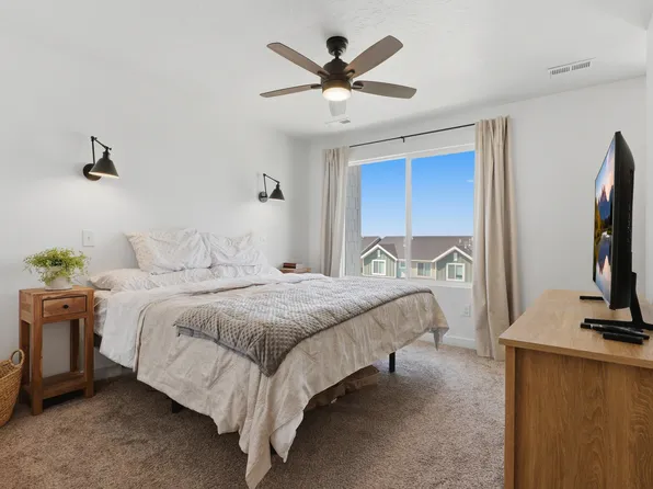 1097 E Waterway Ln, Saratoga Springs, UT 84045
