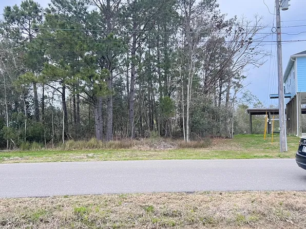 4082 Pennsylvania St #29, Bay Saint Louis, MS 39520