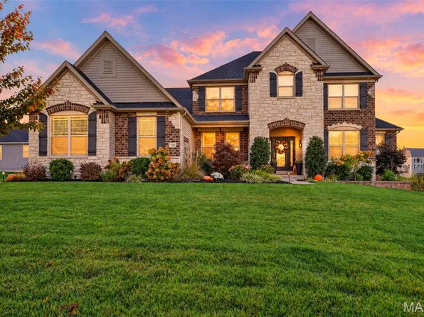 145 Shortleaf Pine Dr, Cottleville, MO 63304