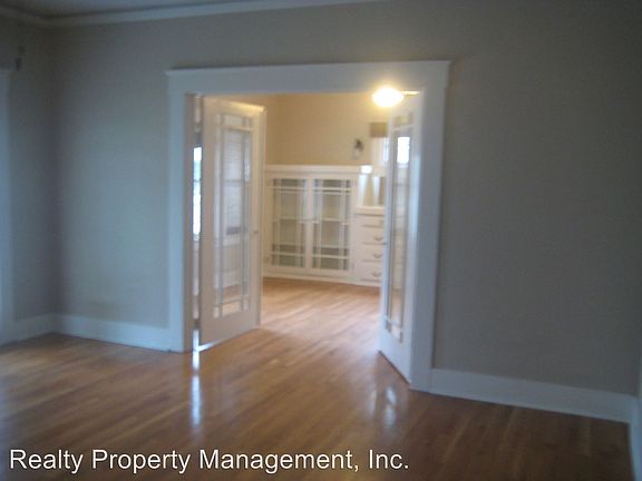 5th image of 1477 N Poplar Ave