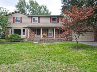 29694 Colony Circle Dr, Farmington Hills, MI 48334