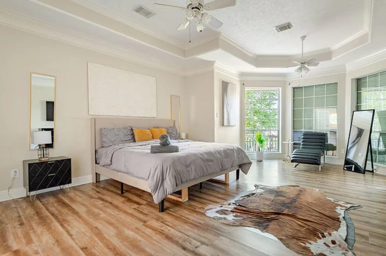 4 bed, 3.5 bath, $10,136 — Photo 4