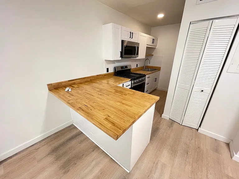 4215 Sheridan Ave #9 — Photo 5