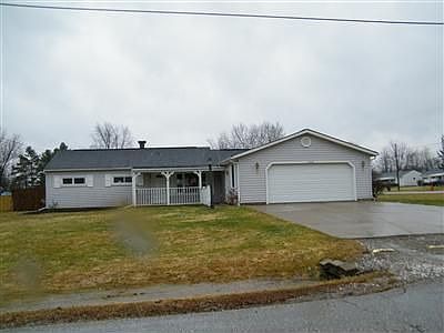 1st image of 3690 Applewood Dr