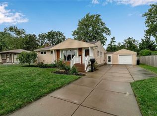 47 Green Acres Rd, Tonawanda, NY 14150