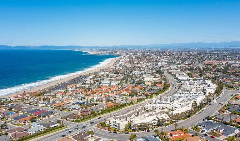420 Palos Verdes Blvd — Photo 41
