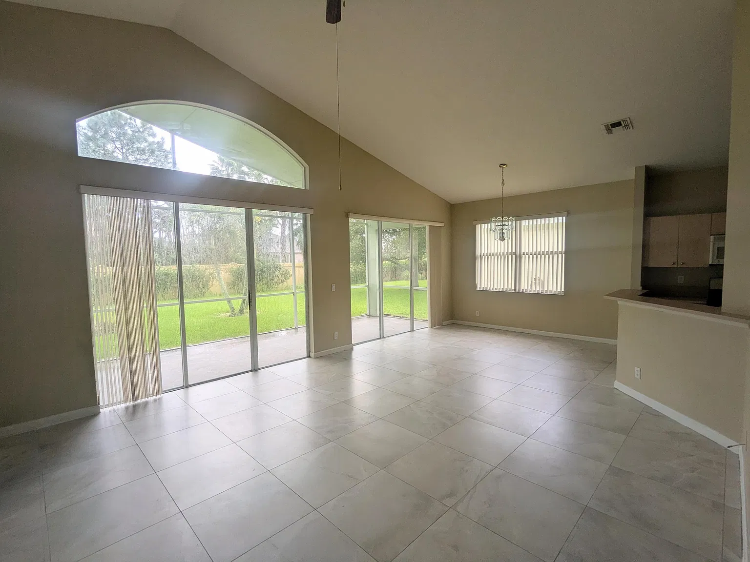 3 bed, 2.0 bath, 1539 sqft, $2,300 — Photo 3