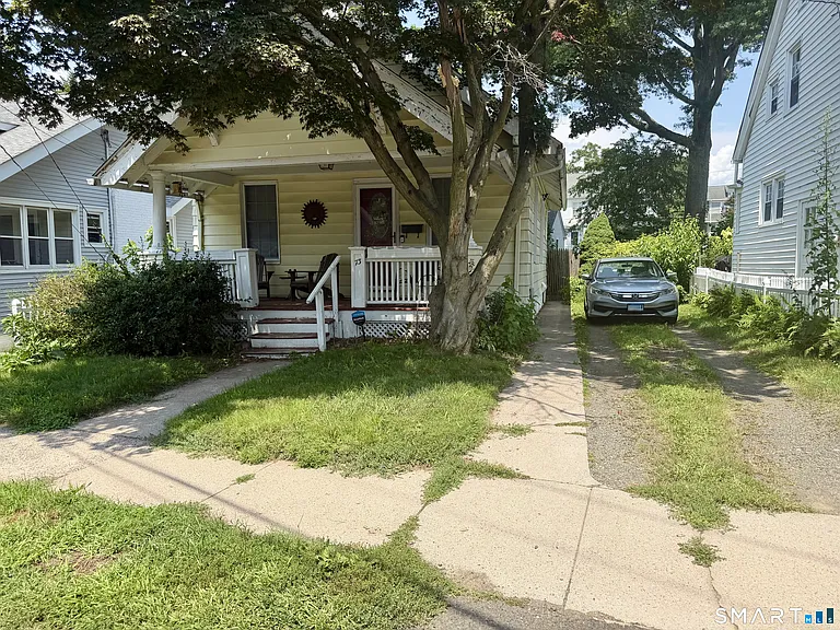 73 Hawthorne Ave — Photo 2