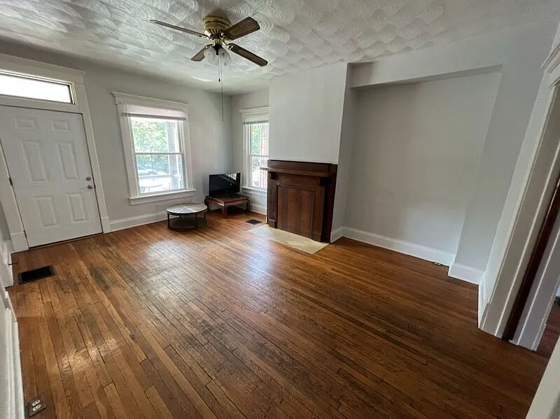 6 bed, 3.0 bath, $3,600 — Photo 4