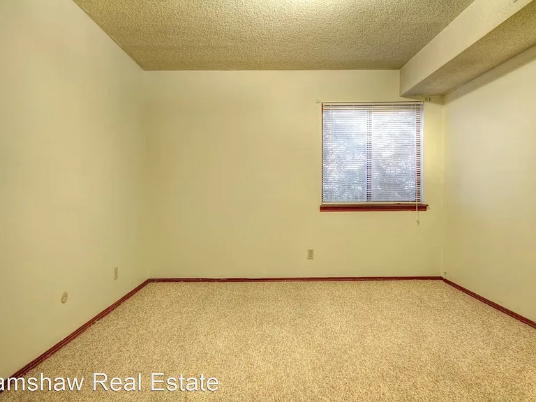 2502 Myers Ct — Photo 9