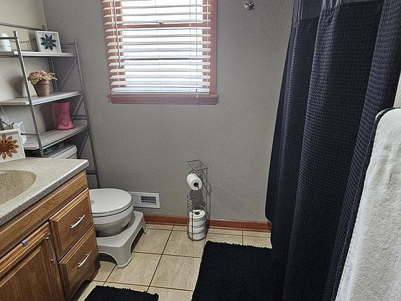 2nd image of 2712 10th St
